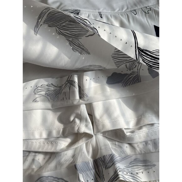 Athleta Women's White and Black Print Laser Run Skort Size Small Tennis Prep - Picture 8 of 8